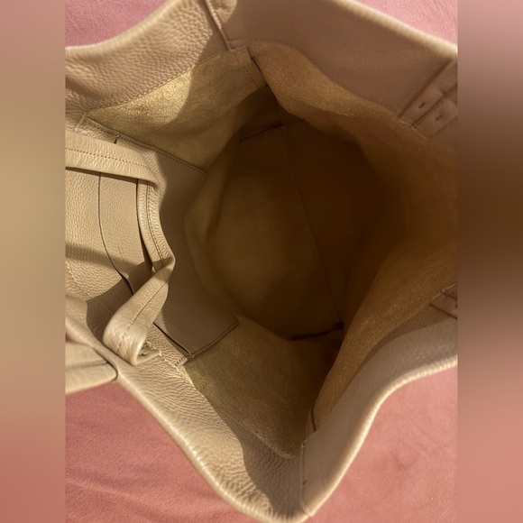 Cuyana tall easy tote in cappuccino - Picture 15 of 16